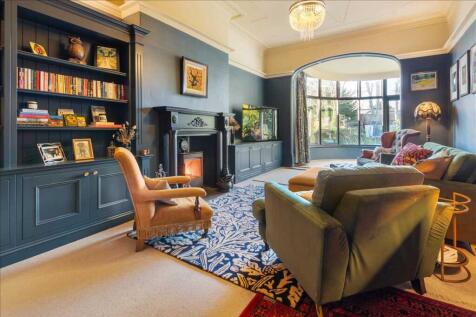 REAR SITTING ROOM