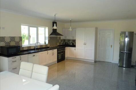 LIVING KITCHEN