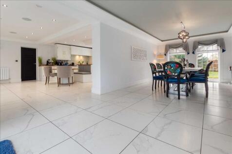 LIVING KITCHEN