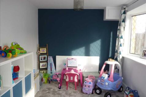 DINING/PLAY ROOM