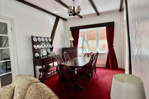 LIVING/DINING ROOM