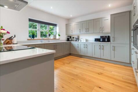 LIVING KITCHEN