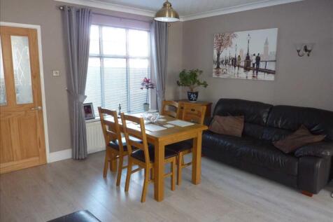 DINING/LIVING AREA