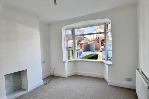 FRONT SITTING ROOM