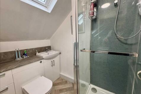 ENSUITE SHOWER ROOM