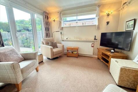 SNUG/SITTING ROOM