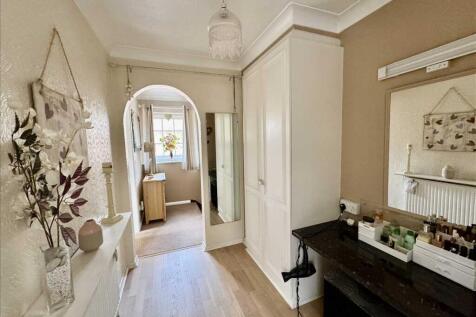 DRESSING AREA