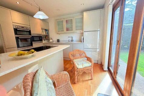 LIVING KITCHEN