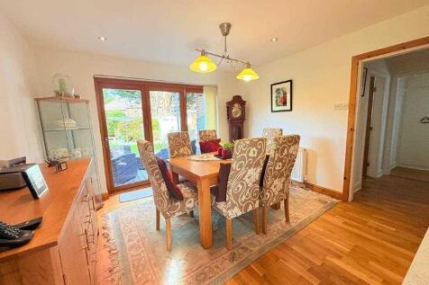 LIVING KITCHEN