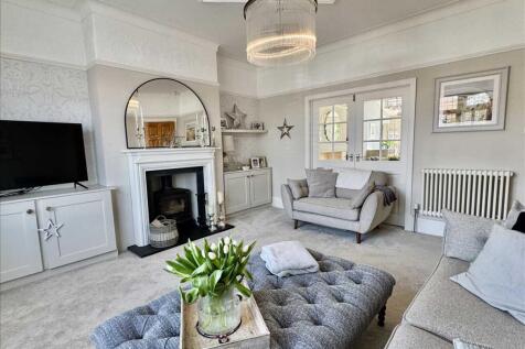 FAMILY LOUNGE