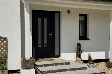 ENTRANCE PORCH