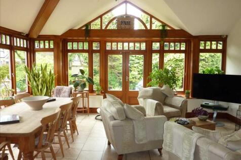 LIVING KITCHEN