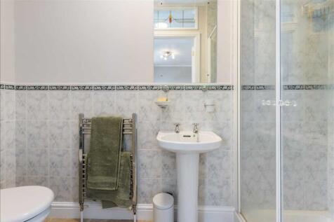 ENSUITE SHOWER ROOM
