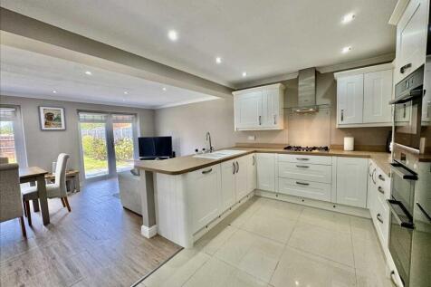 LIVING KITCHEN