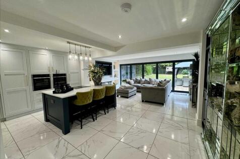 LIVING KITCHEN