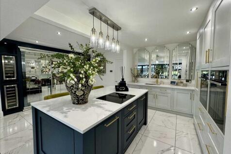 LIVING KITCHEN