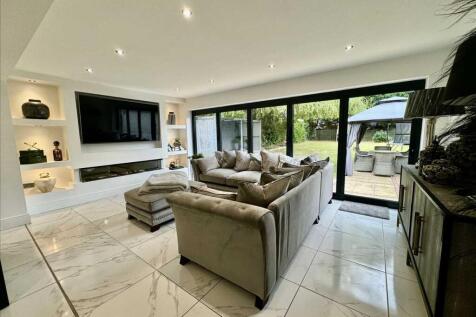 LIVING KITCHEN