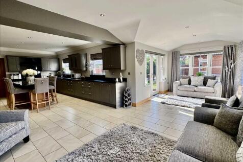 LIVING KITCHEN