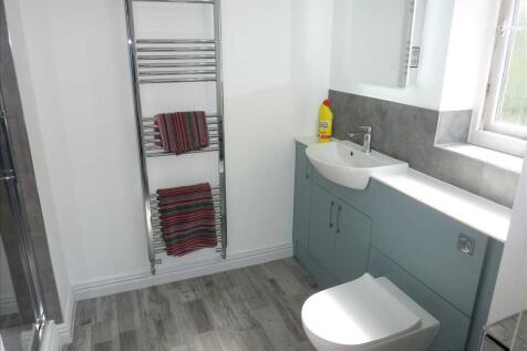 ENSUITE SHOWER ROOM