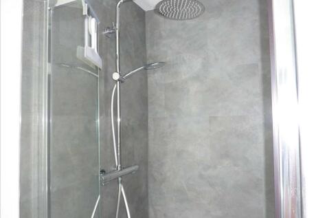 ENSUITE SHOWER ROOM