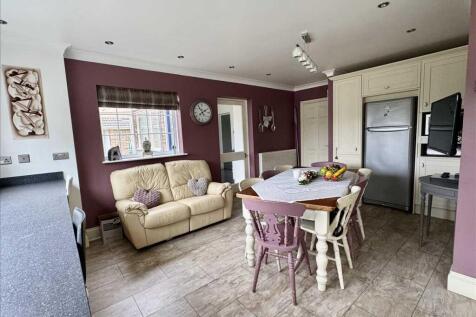 LIVING KITCHEN