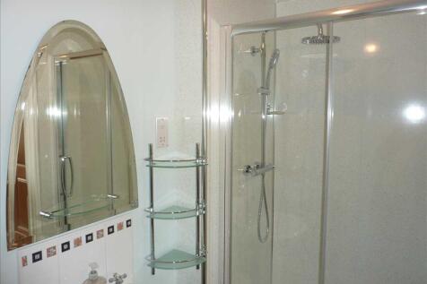 ENSUITE SHOWER ROOM