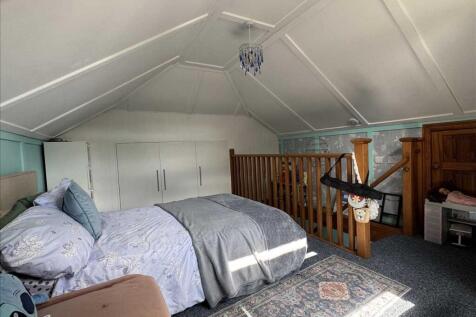 LOFT BEDROOM FOUR