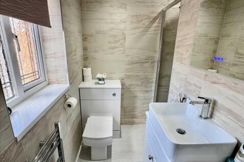 ENSUITE SHOWER ROOM