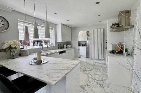 LIVING KITCHEN