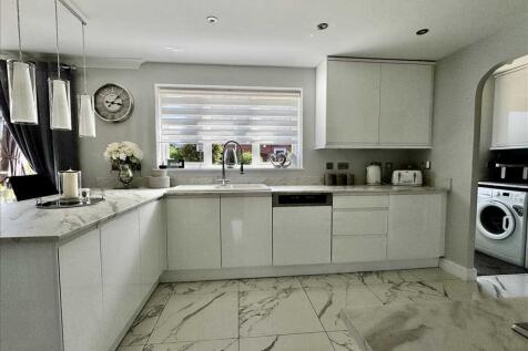 LIVING KITCHEN