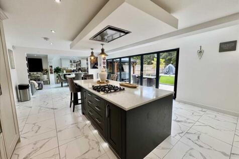 LIVING KITCHEN