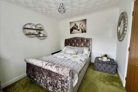 BEDROOM FIVE