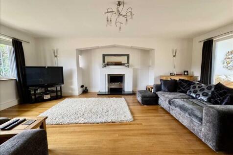 FAMILY LOUNGE