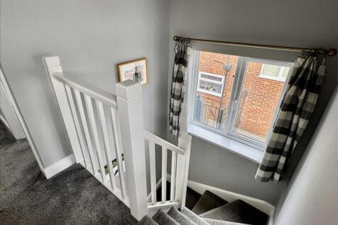 FIRST FLOOR LANDING