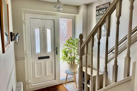 ENTRANCE PORCH