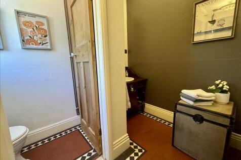 CLOAKROOM