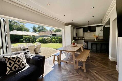 LIVING KITCHEN