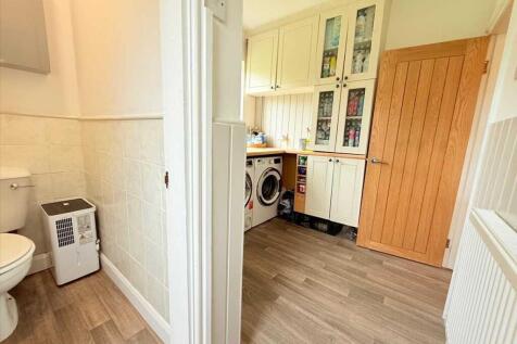GROUND FLOOR WC