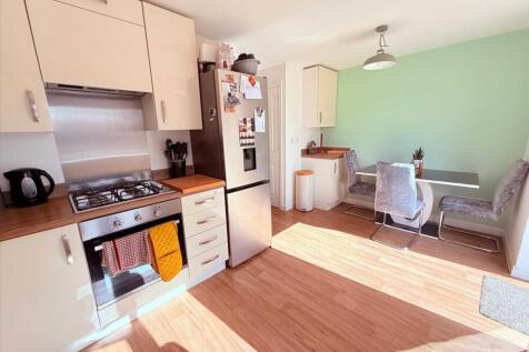 KITCHEN DINING ROOM