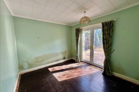 SITTING ROOM/BEDROOM