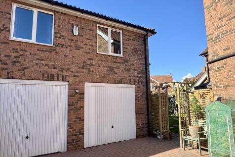 DOUBLE GARAGE