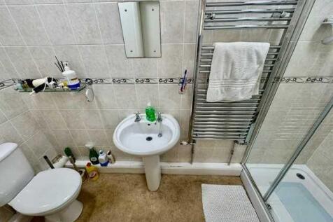 ENSUITE SHOWER ROOM