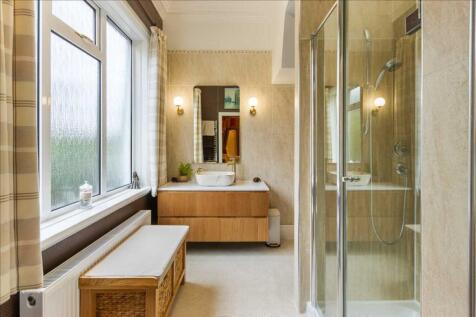ENSUITE SHOWER ROOM