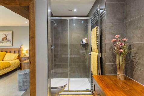 ENSUITE SHOWER ROOM