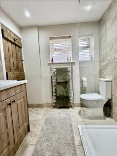 ENSUITE SHOWER ROOM
