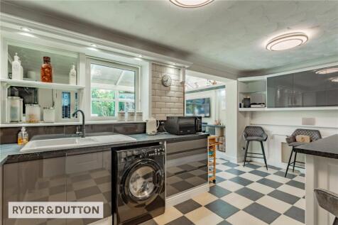 Kitchen/Dining