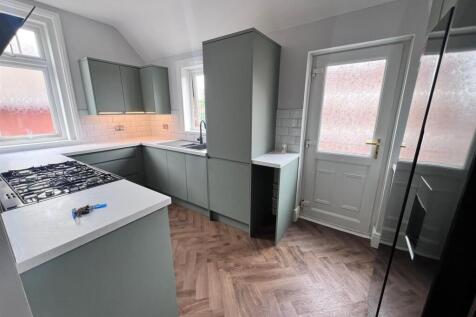 Kitchen 1.jpg