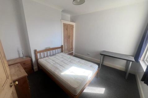 Bed 3.jpg
