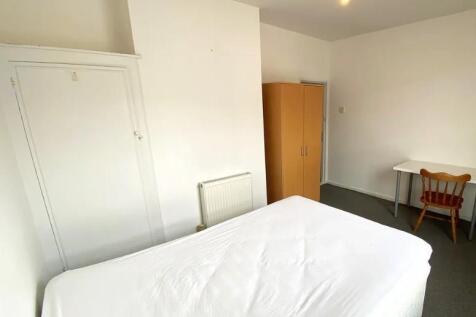 bedroom 3.jpg