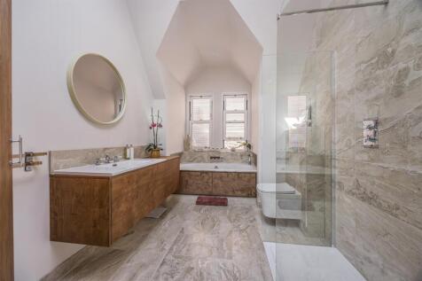18_MSne10_Bathroom_into.JPG